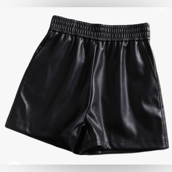 Women's Elastic Waist PU Leather Shorts Size :S - Picture 4 of 6